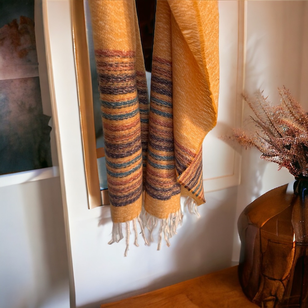 Brand New: Beautiful Scarf by STYLINE